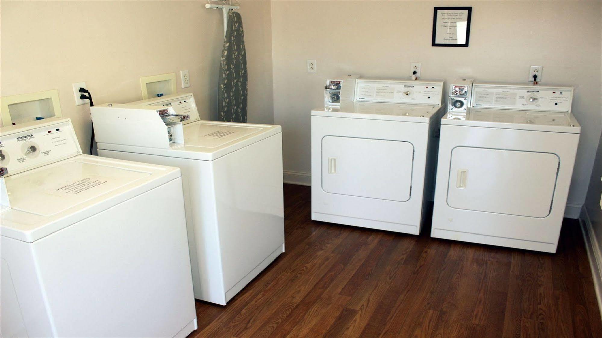 Affordable Suites Salisbury Εξωτερικό φωτογραφία